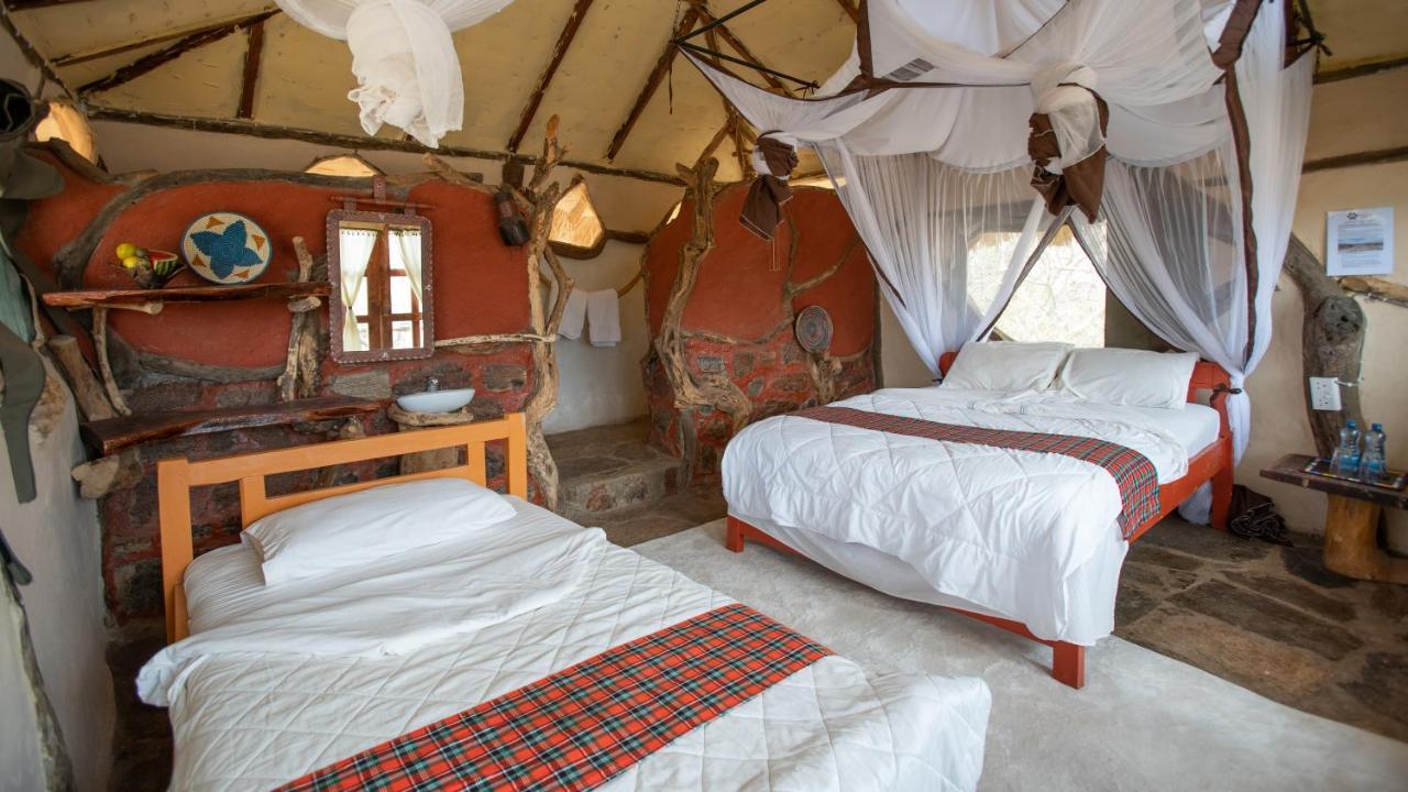 הוילה ארצ'רס פוסט Lion'S Cave Camp, Samburu מראה חיצוני תמונה